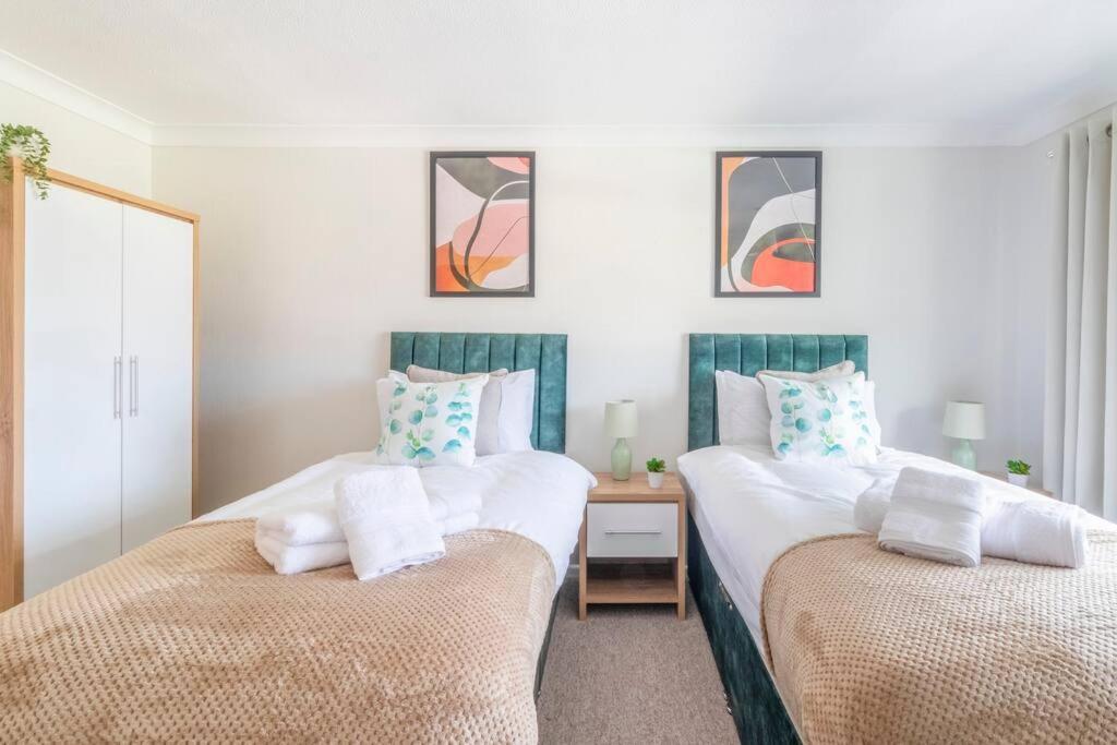 Panoramic Sea View Apartment Sleeps 4-Free Parking Bournemouth Exterior photo