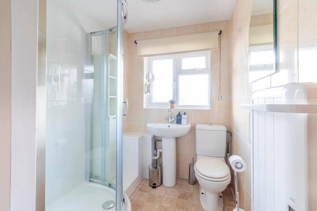 Panoramic Sea View Apartment Sleeps 4-Free Parking Bournemouth Exterior photo